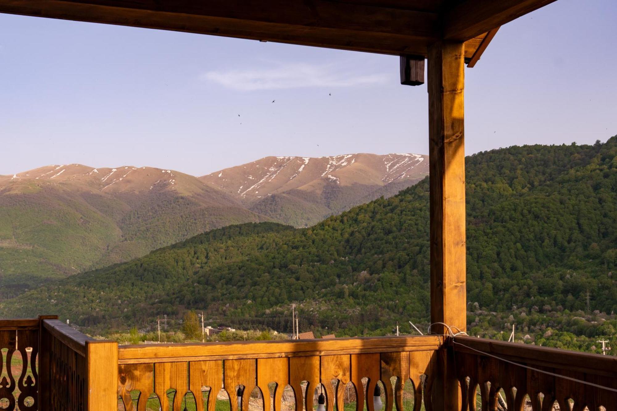 Motives Inn Dilijan Bagian luar foto
