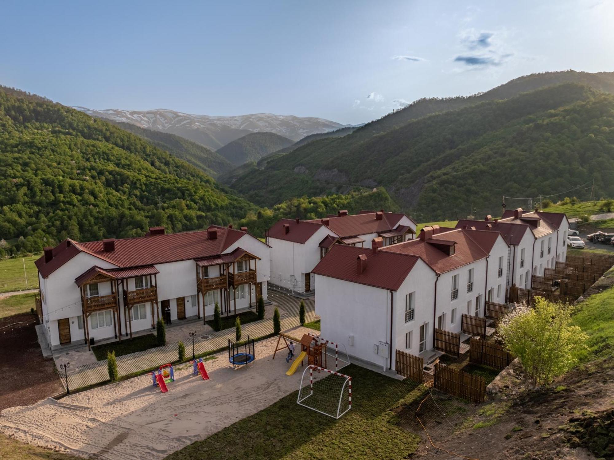 Motives Inn Dilijan Bagian luar foto